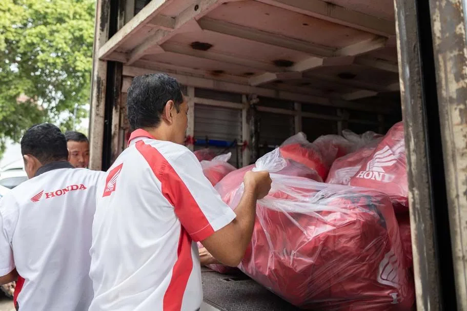 Thai Honda มอบถุงยังชีพน้ำท่วมหาดใหญ่