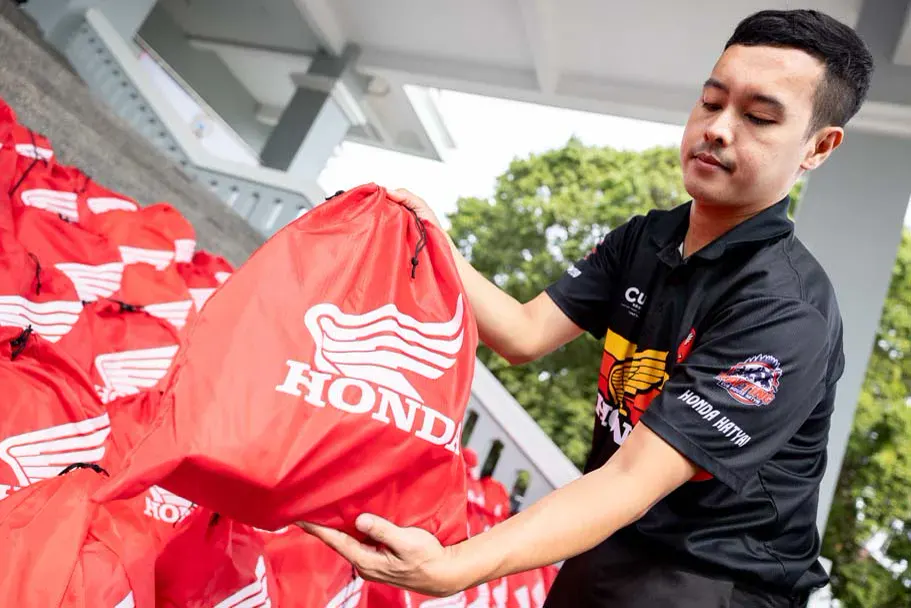 Thai Honda มอบถุงยังชีพน้ำท่วมหาดใหญ่ ภาพที่ 4